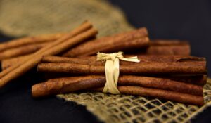 10 Benefits of Cinnamon to Enhance Your Health - What's True and What Isn't
